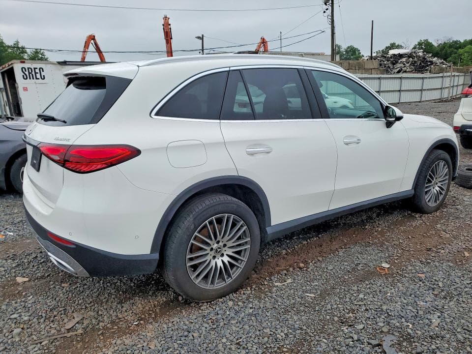 2025 MERCEDES-BENZ GLC 300 4MATIC 3