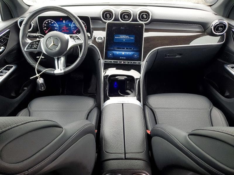 2025 MERCEDES-BENZ GLC 300 4MATIC 8