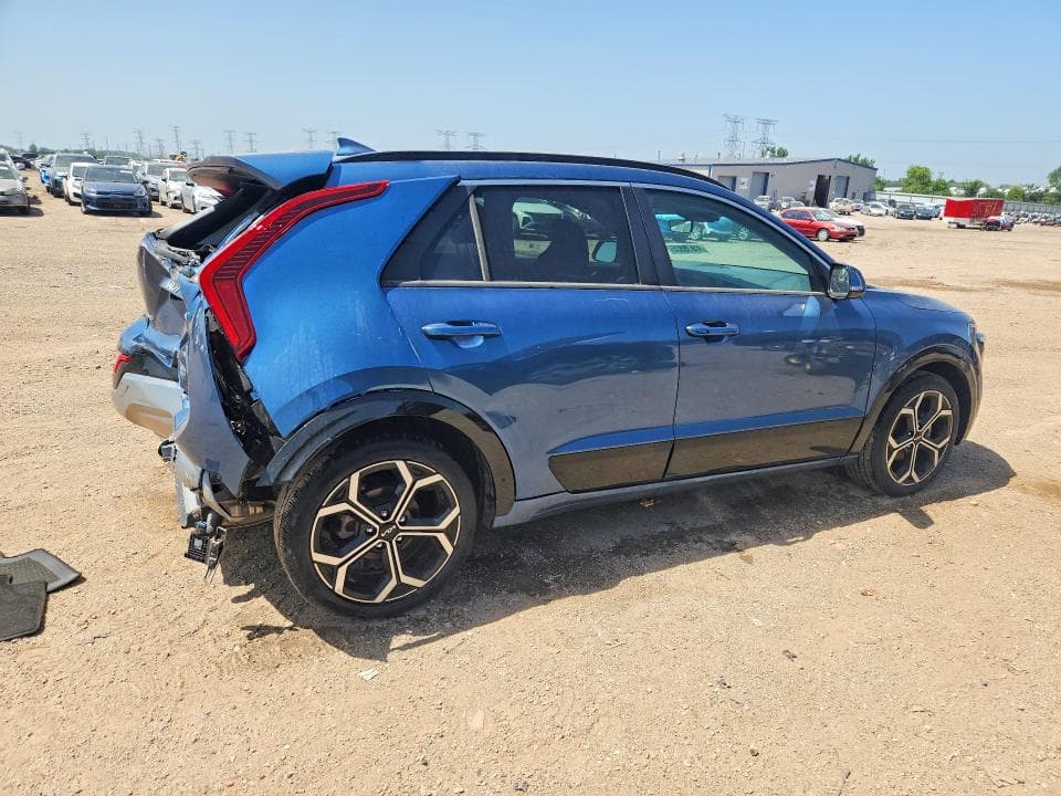 2023 KIA NIRO EX 3