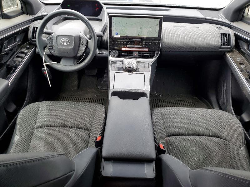 2024 TOYOTA BZ4X XLE 8