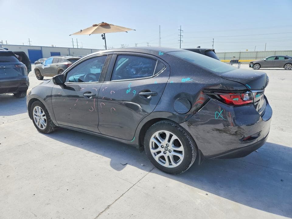 2017 TOYOTA YARIS IA BASE 2