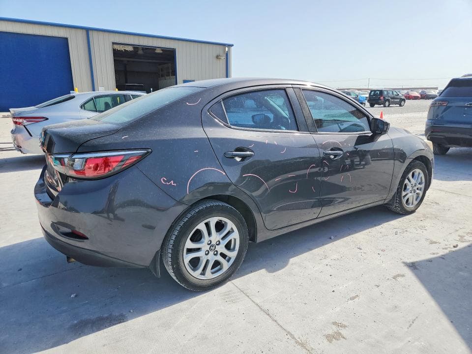 2017 TOYOTA YARIS IA BASE 3