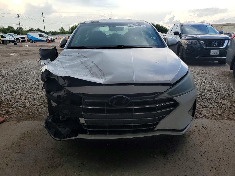 2020 HYUNDAI ELANTRA SEL 5