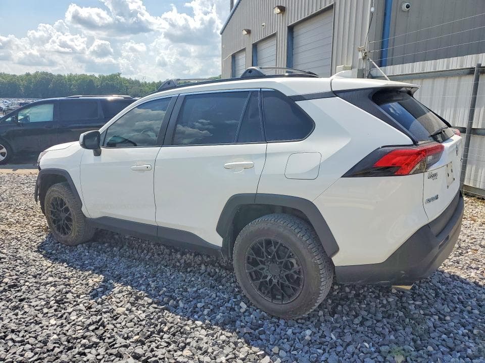 2021 TOYOTA RAV4 XLE 2