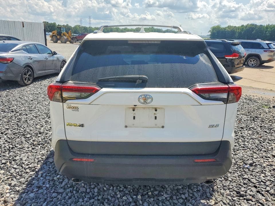 2021 TOYOTA RAV4 XLE 6