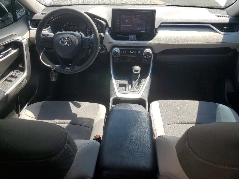2021 TOYOTA RAV4 XLE 8