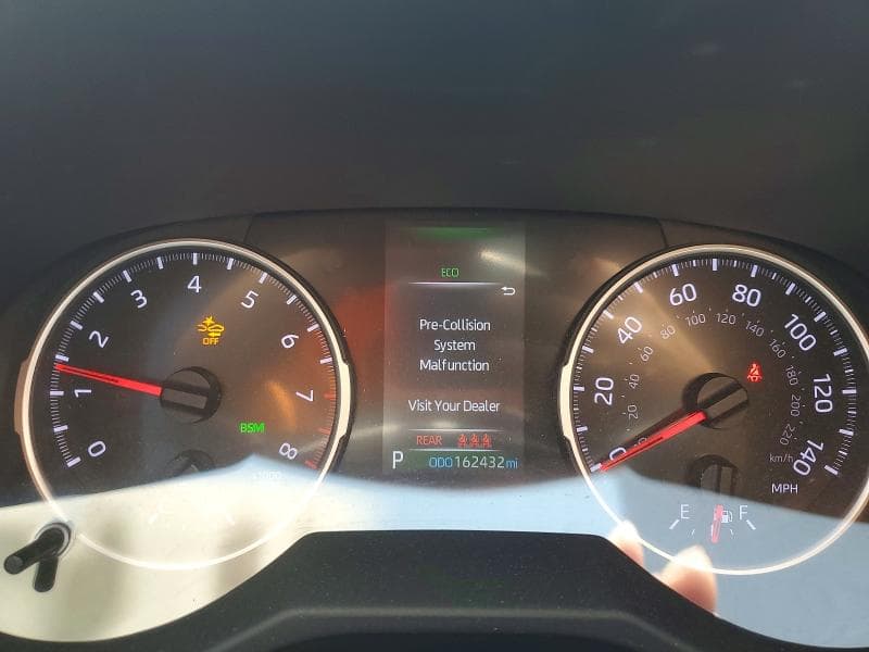 2021 TOYOTA RAV4 XLE 9