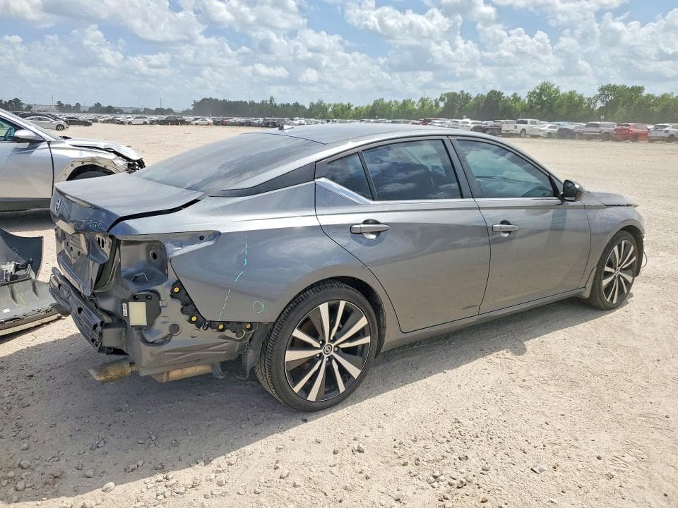 2021 NISSAN ALTIMA SR 3