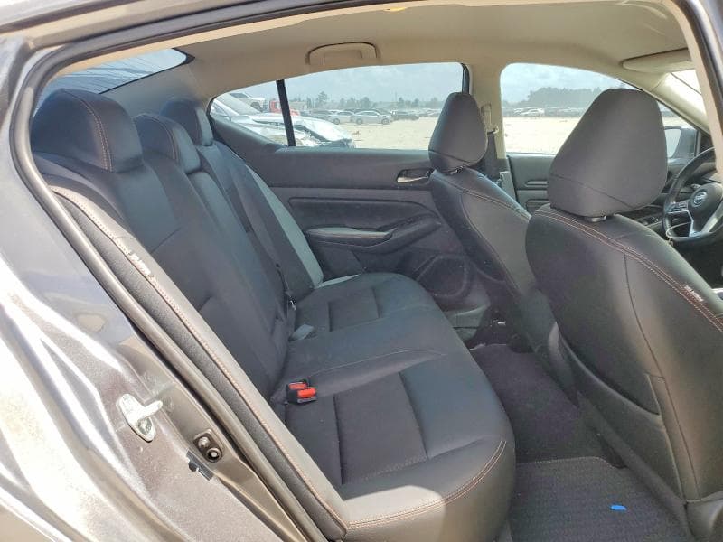 2021 NISSAN ALTIMA SR 10
