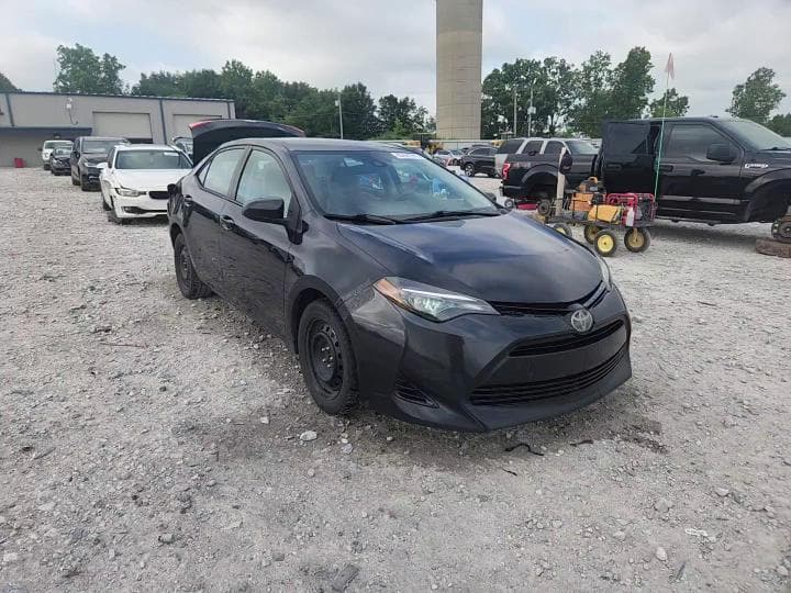 2018 TOYOTA COROLLA LE 13