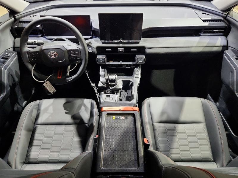 2026 TOYOTA RAV4 WOODLAND WOODLAND 8