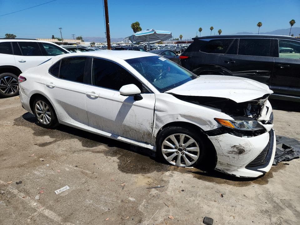 2020 TOYOTA CAMRY LE 4
