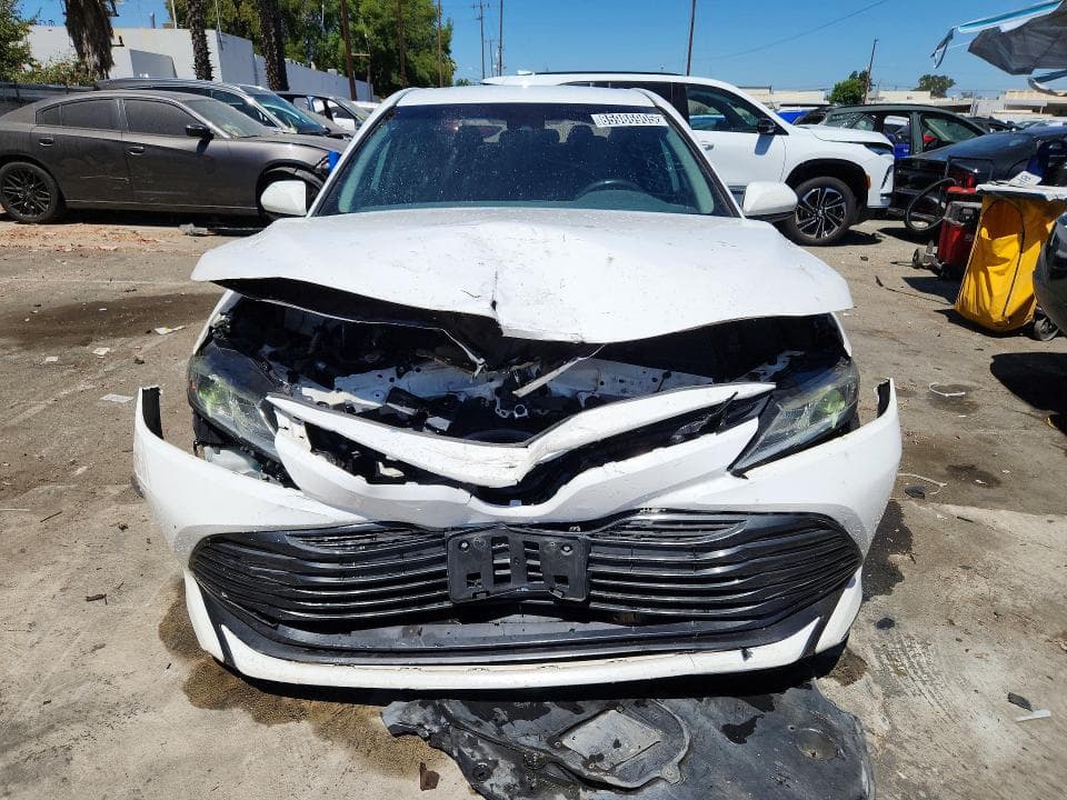 2020 TOYOTA CAMRY LE 5