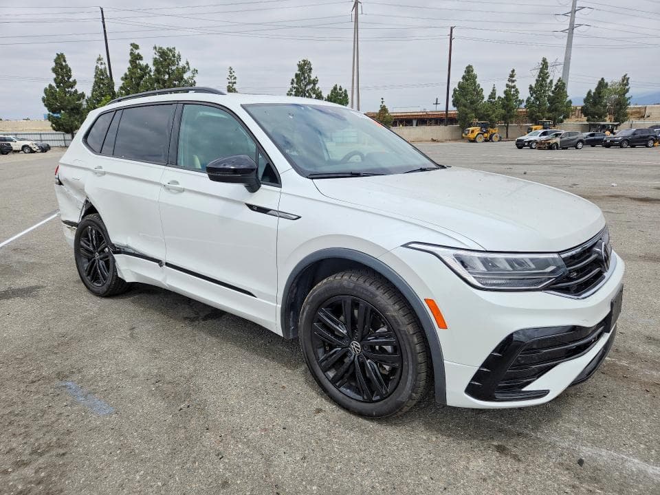 2022 VOLKSWAGEN TIGUAN SE R-LINE BLACK 4