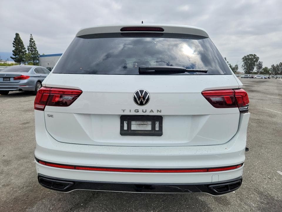 2022 VOLKSWAGEN TIGUAN SE R-LINE BLACK 6