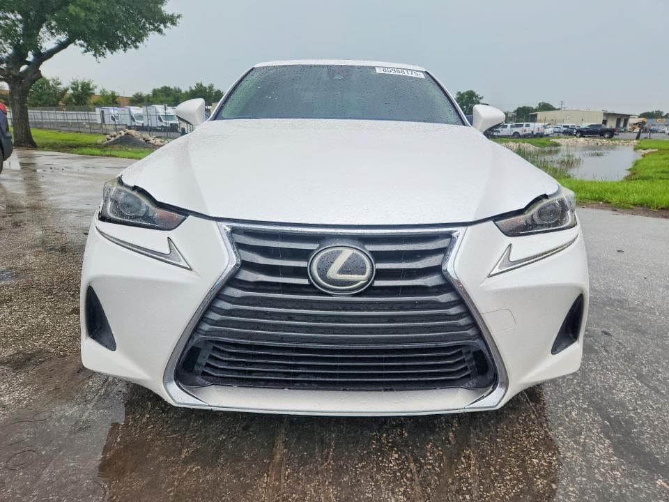 2017 LEXUS IS 200T 5