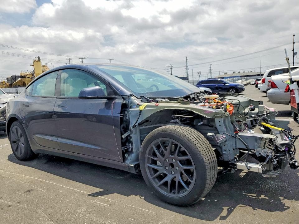 2025 TESLA MODEL 3 4