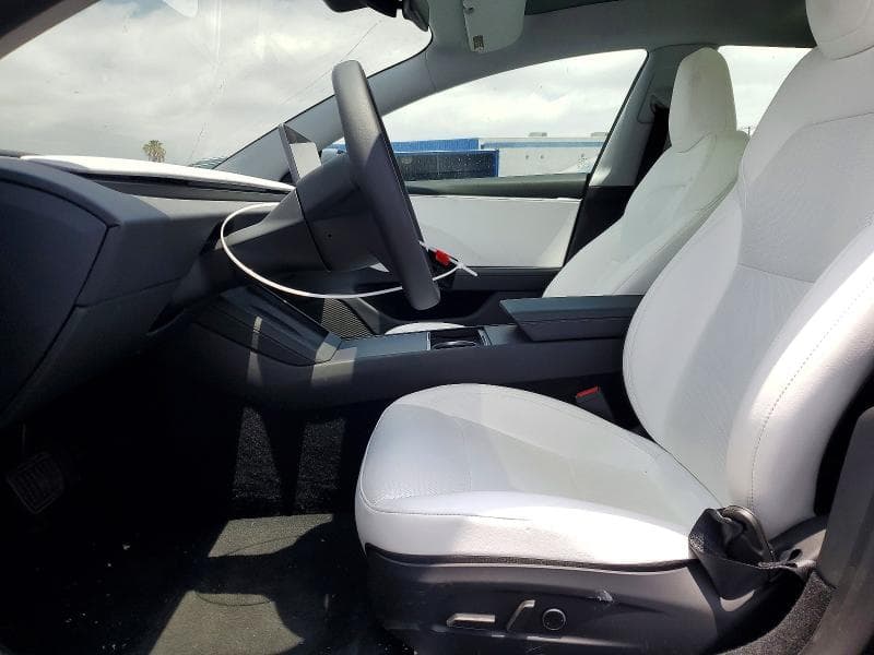 2025 TESLA MODEL 3 7
