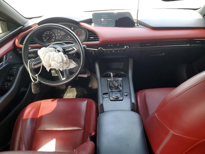 2021 MAZDA 3 PREMIUM 8