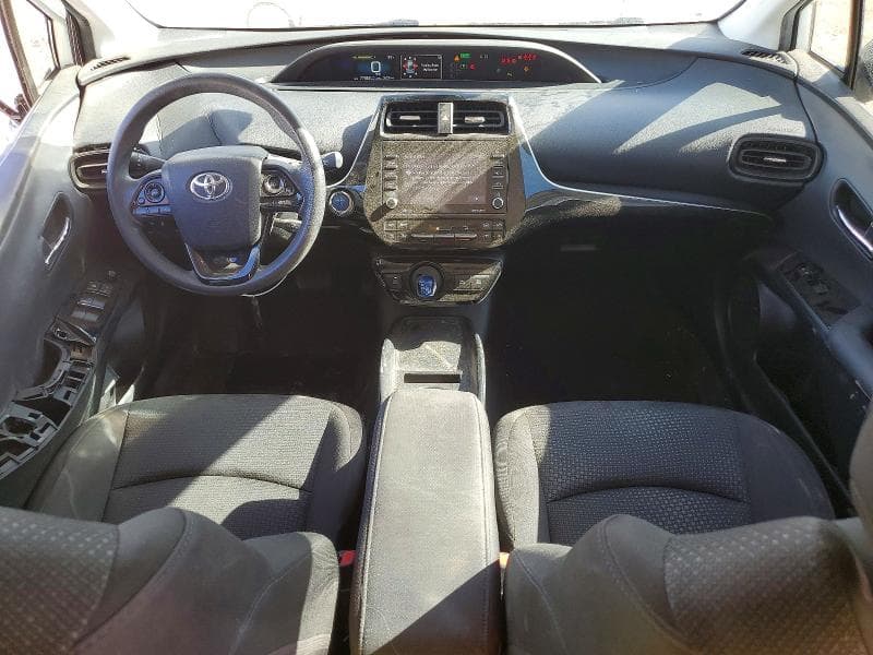 2021 TOYOTA PRIUS LE 8