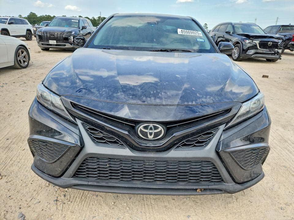 2021 TOYOTA CAMRY SE 5