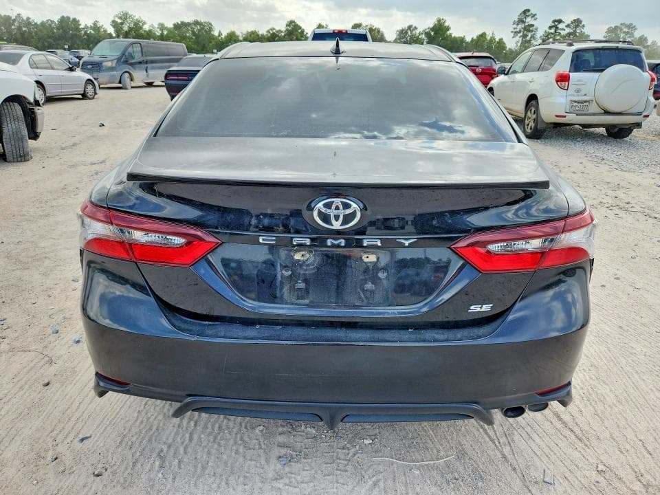 2021 TOYOTA CAMRY SE 6
