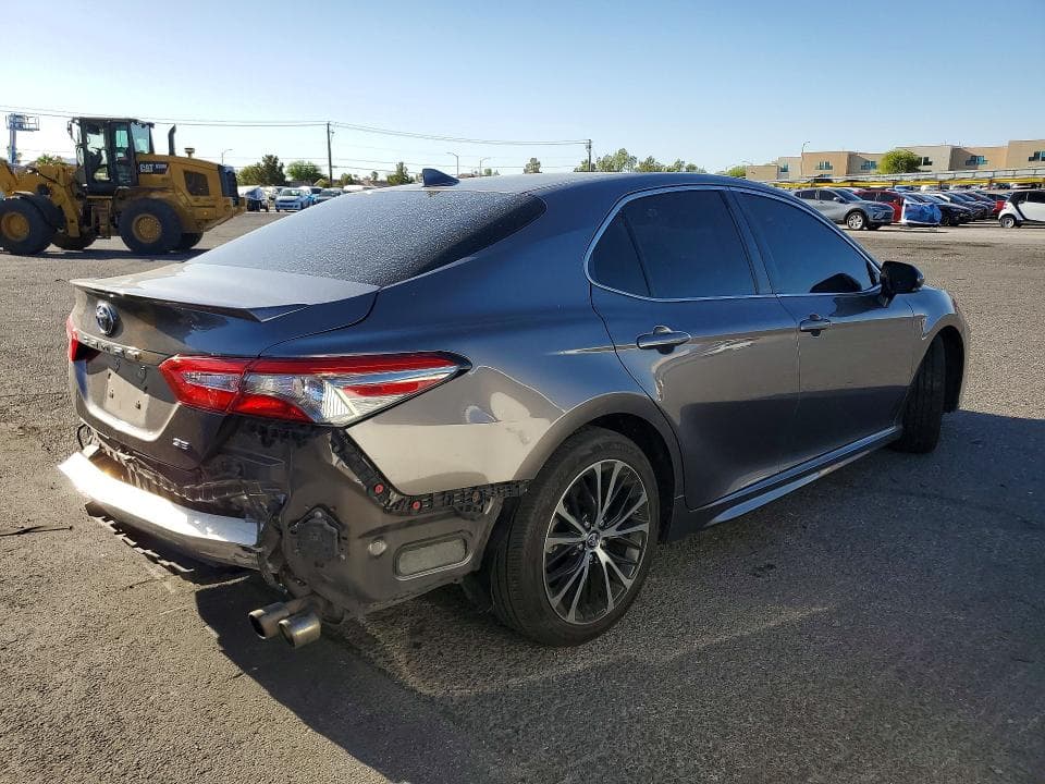2019 TOYOTA CAMRY SE 3