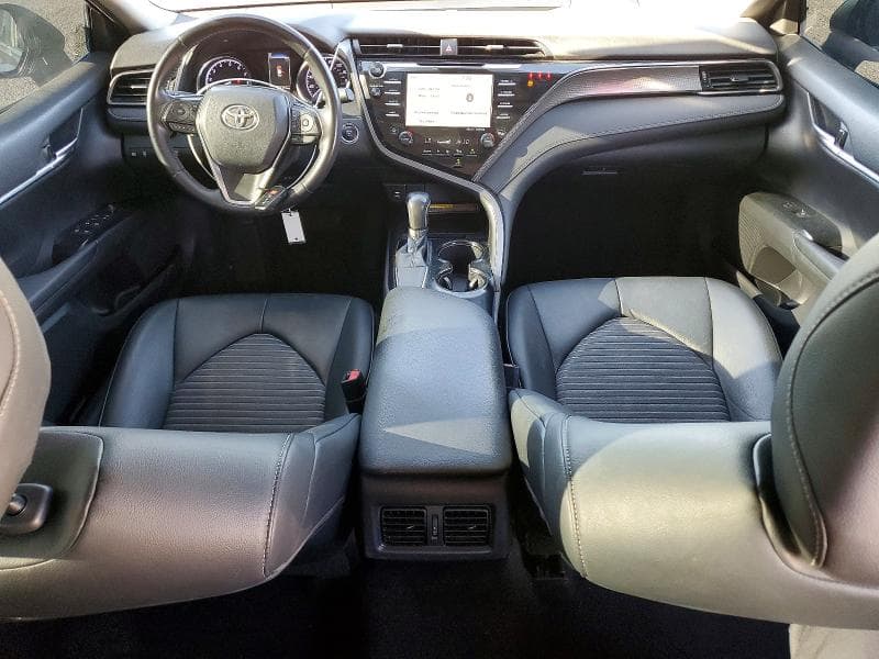 2019 TOYOTA CAMRY SE 8
