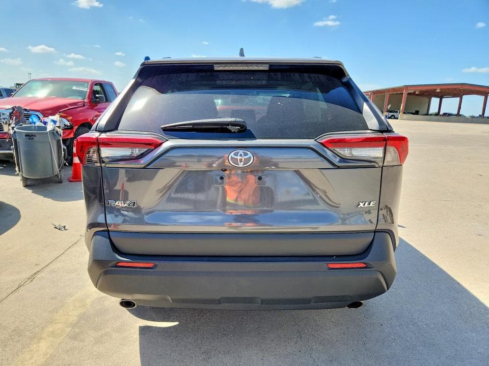 2021 TOYOTA RAV4 XLE XLE 6