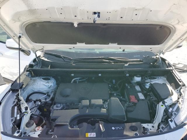 2024 TOYOTA RAV4 XLE 12