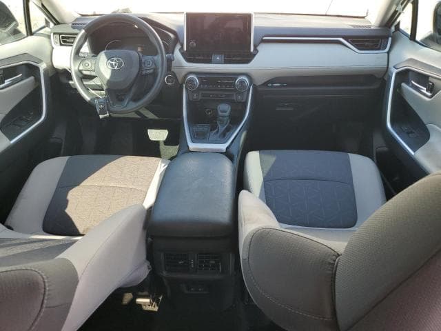 2024 TOYOTA RAV4 XLE 8