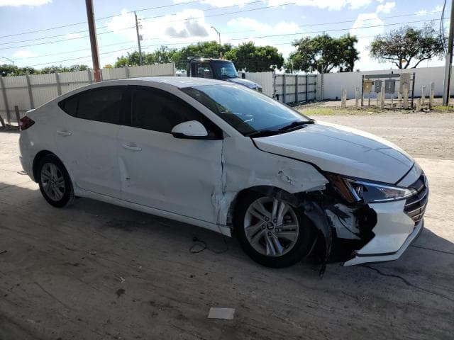 2019 HYUNDAI ELANTRA SEL 4