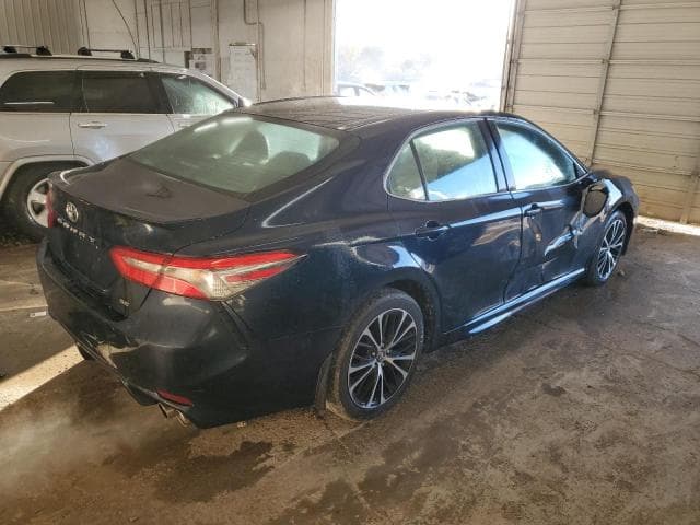 2018 TOYOTA CAMRY SE SE 3