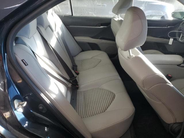 2018 TOYOTA CAMRY SE SE 10