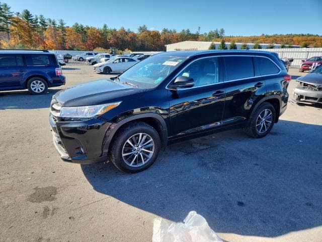 2018 TOYOTA HIGHLANDER SE - 1