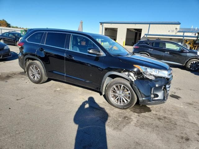 2018 TOYOTA HIGHLANDER SE 4