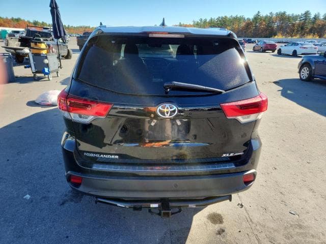 2018 TOYOTA HIGHLANDER SE 6