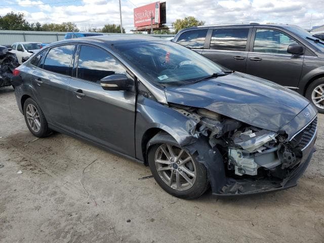 2017 FORD FOCUS SE 4