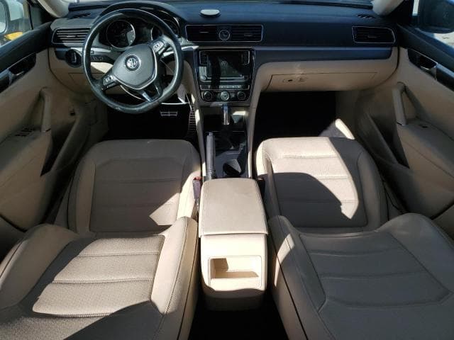 2017 VOLKSWAGEN PASSAT R-LINE R-LINE 8