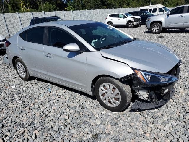 2019 HYUNDAI ELANTRA SE 4