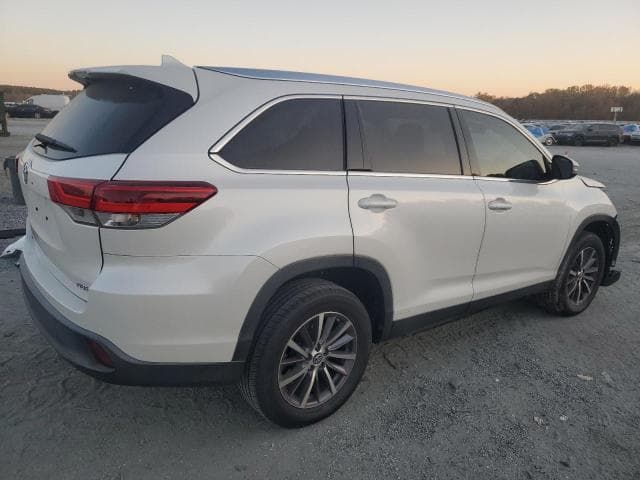 2019 TOYOTA HIGHLANDER SE SE 3