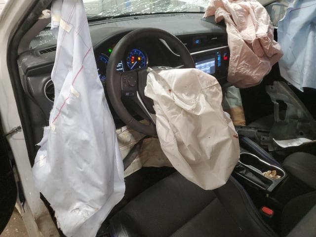 2018 TOYOTA COROLLA SE SE 8