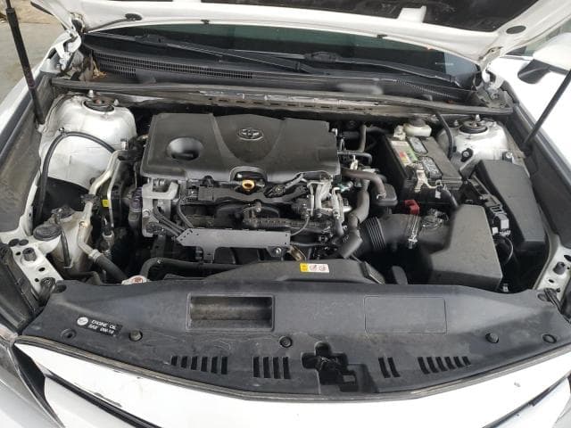 2018 TOYOTA CAMRY L L 11