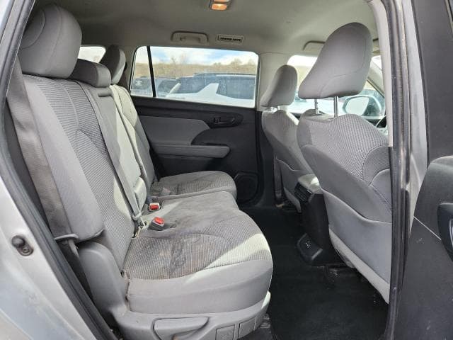 2022 TOYOTA HIGHLANDER L L 11