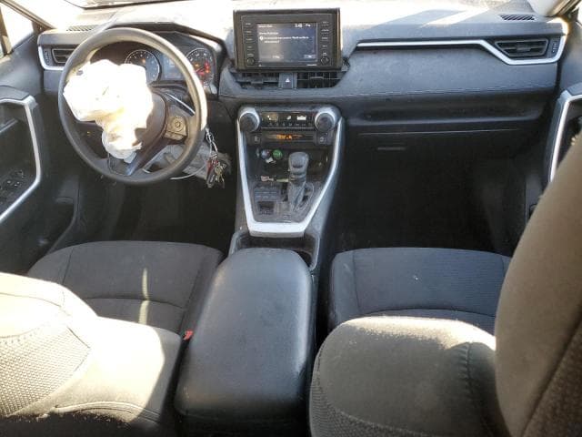 2020 TOYOTA RAV4 LE 8