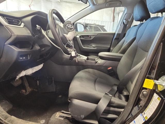 2021 TOYOTA RAV4 LE LE 8