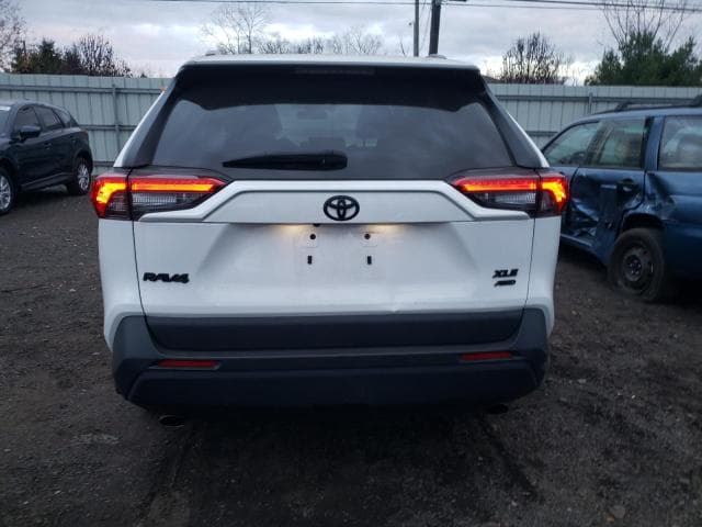2023 TOYOTA RAV4 XLE 6