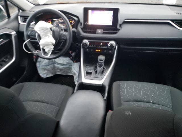 2023 TOYOTA RAV4 XLE 8