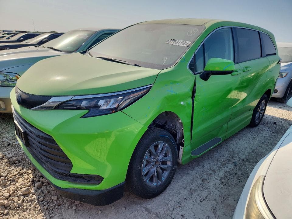2024 TOYOTA SIENNA LE LE - 1