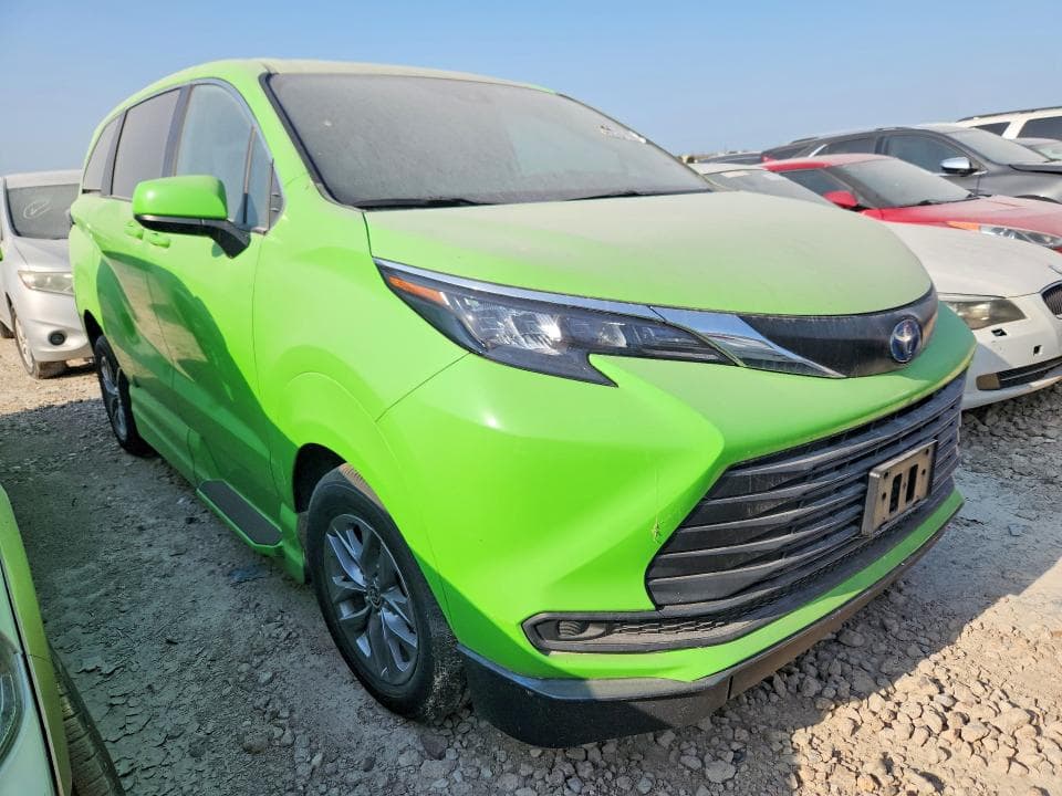 2024 TOYOTA SIENNA LE LE 4